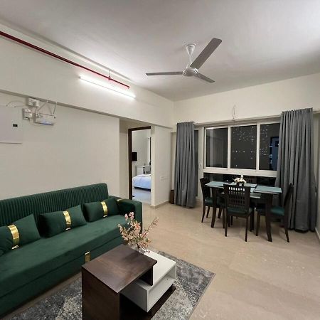 2Bhk Plus Living Room Near Nesco Malad East West Mumbai Exterior photo